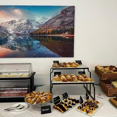 Hotel Asterix Больцано Екстер'єр фото